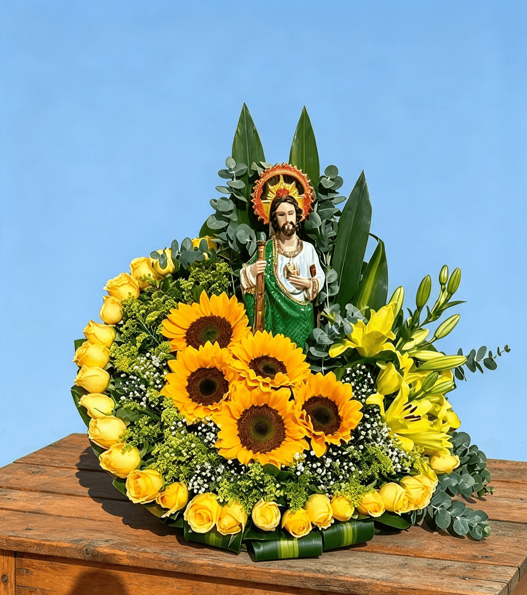 Arreglo floral religioso con imagen de San Judas Tadeo